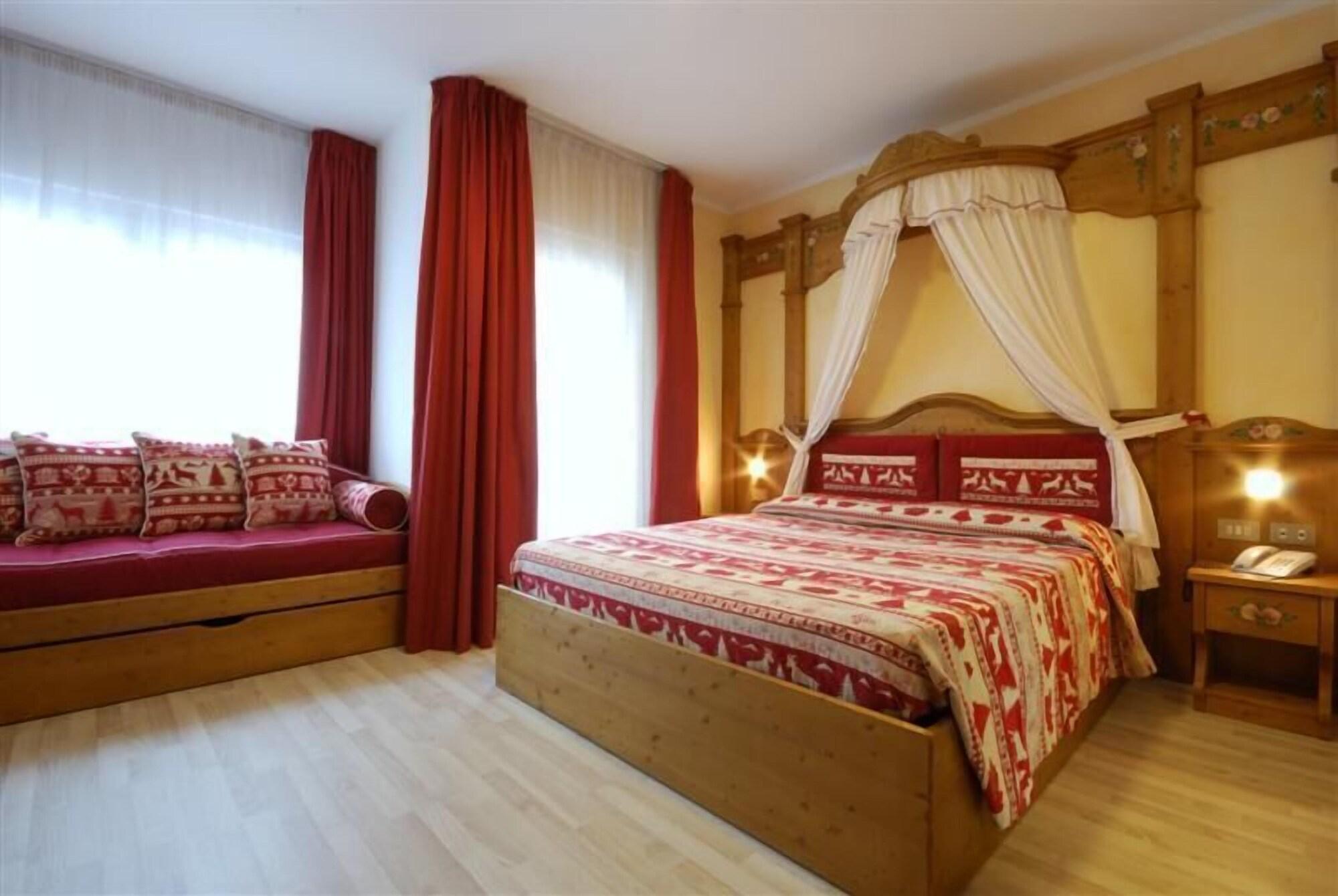 Hotel Bellaria Predazzo Luaran gambar